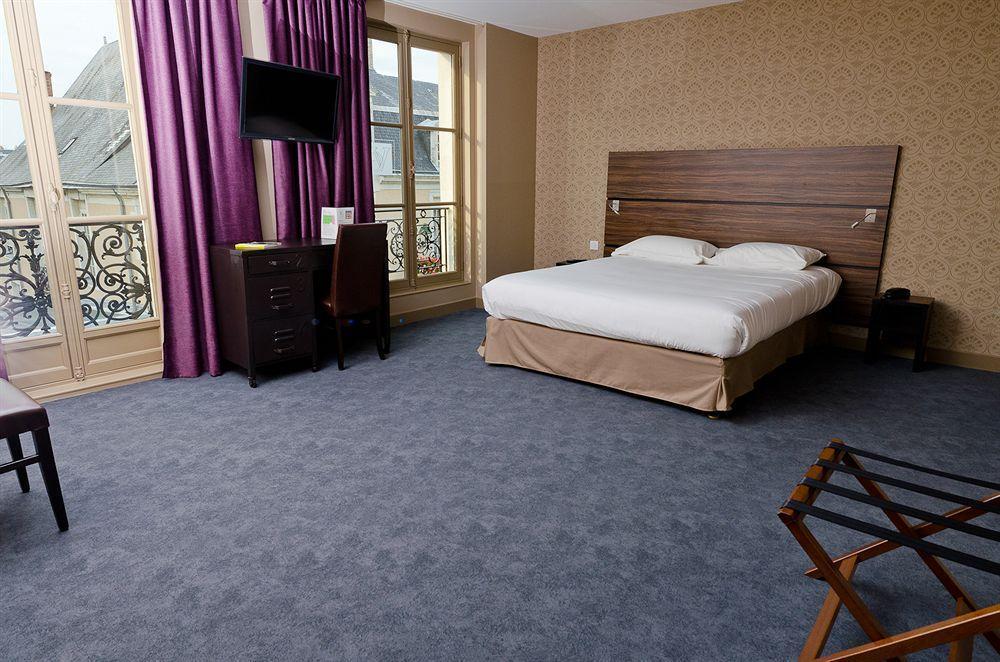 Logis Hotel Le Vert Galant La Fleche Bagian luar foto